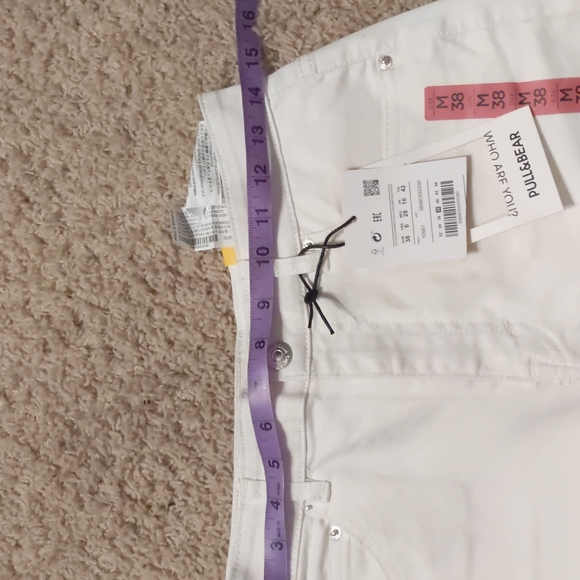 Pull&Bear white denim shorts, size 6 - Picture 13 of 14